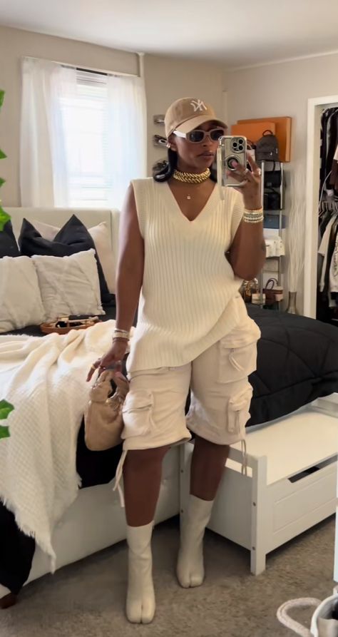 Dressing Classy Black Women, Tan On Tan Outfit, High Fashion Brunch Outfit, Urban Looks Women Outfits, Petite Woman Fashion, Neutral Tone Outfits Black Women, Beige Skirt Fall Outfit, Day Party Outfit Black Women Fall, Basketball Courtside Outfits