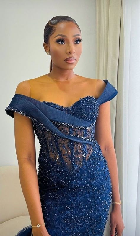 Wedding Asoebi, Nigerian Traditional Dresses, Lace Styles For Wedding, Asoebi Style, Lace Dress Classy, Nigerian Dress, African Traditional Wedding Dress, African Party Dresses, Nigerian Lace Styles Dress