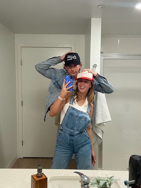 couple pic inspiration #denim #overalls #cute #inspiration #couple #bf Denim Romper Outfit, Outfits Overalls, Overalls Cute, Overall Pants, Couples Outfits, Pic Inspiration, Couple Pic, Romper Outfit, Denim Romper