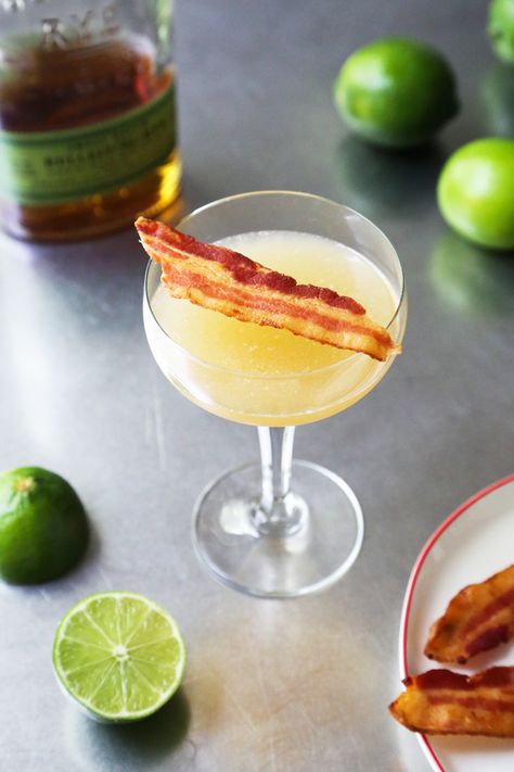 Better with Bacon | Kitchen Konfidence Bacon Lover, Flavored Bacon, Easy Cocktails, Bacon Recipes, Cocktail Making, Simple Syrup, A Drink, Rye, Cocktail Drinks