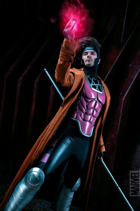 Gambit xmen cosplay Gambit Cosplay, X Men Costumes, Rogue Cosplay, Xmen Cosplay, Gambit X Men, Rangers Apprentice, Xmen Comics, Cosplay Boy, Superhero Cosplay