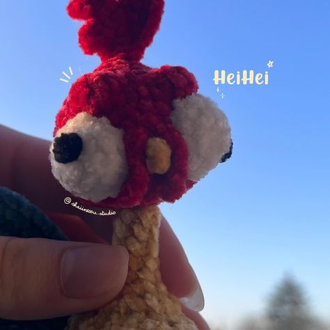 GIVEAWAY + PATTERN RELEASE -CLOSED- ⊹⁺ My Hei Hei pattern is now out on my etsy and ribblr !!! ⊹⁺ I’m so excited to finally share this pattern with y’all !!! I’ve been wanting to do it for a while and it took me a while, but I’m glad I did it !! I hope you’ll like it as much as me ૮꒰ ˶• ༝ •˶꒱ა ♡ Thanks so much to all the testers for their help ! You’ve done an excellent job in a very short time !! Everyone is so talented, make sure to go check them out (that’s an order!) !! ໒꒰っ˕ -｡꒱১ ... Morph Treasure Planet, Crochet Moana, Hei Hei Moana, Easy Beginner Crochet Patterns, Beginner Crochet Patterns, Disney Crochet Patterns, Crochet Amigurumi Patterns, Treasure Planet, Christmas Crochet Patterns