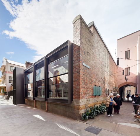 Welsh + Major, The former Rocks Police Station, Sydney Conservation Architecture, Architecture Renovation, Renovation Architecture, Building Renovation, Industrial Architecture, Architecture Awards, Classic Architecture, Police Station, Brick Building