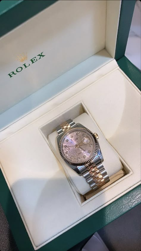 Pretty Watches, Rolex Watches Women, Money Rich, Fancy Watches, Expensive Gifts, Rich Girl Lifestyle, Presents For Boyfriend, Expensive Jewelry Luxury, Luxury Lifestyle Dreams