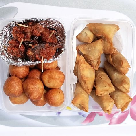 08067554656 SMALL CHOPS IN PORT HARCOURT CITY NIGERIA #smallchopsvendor #smallchopsinportharcourt #cakesinportharcourt #foodtray #puffpuff #foodtrayinportharcourt #chopstray #smallchopscombopacks Small Chops Pictures, Small Chops In Nigeria, Food Trays In Nigeria, Food Tray Ideas, Small Chops, Nigeria Food, Tray Ideas, Port Harcourt, Food Tray