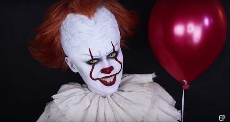 Pennywise from IT face paint video tutorial by Emma Pickles It Face Paint, Best Face Paint, Pennywise Makeup, Halloween Face Paint, Cool Face Paint, Disney Heroes, Makeup Jobs, Youtube Halloween, It 2017