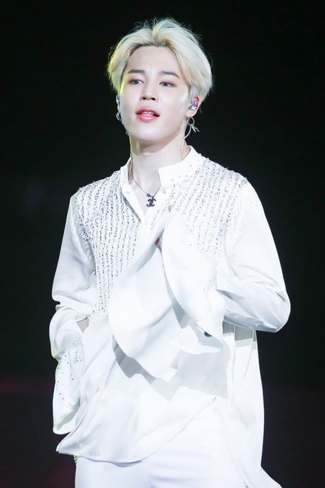 190407 🇹🇭 LY IN BKK #JIMIN Jimin In White Outfit, Jimin White Outfit, Jimin In White, Jimin White, Most Stylish Men, White Room Decor, Kings Park, Bts Love Yourself, Jimin Wallpaper