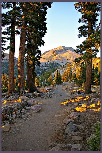 Lassen National Park, Alam Yang Indah, Pretty Places, In The Mountains, Amazing Nature, Beautiful World, Beautiful Landscapes, Wonders Of The World, The Great Outdoors