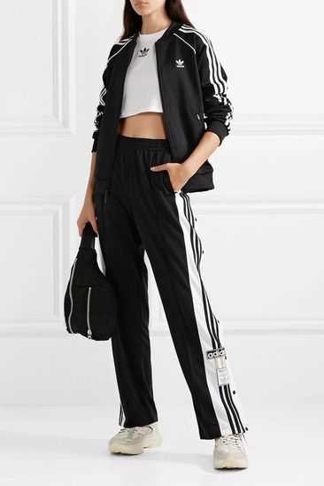 Looks Adidas, Adidas Outfit Women, Mode Ulzzang, Look Adidas, Tracksuit Outfit, Adidas Outfit, Sporty Outfits, Kpop Fashion Outfits, 가을 패션