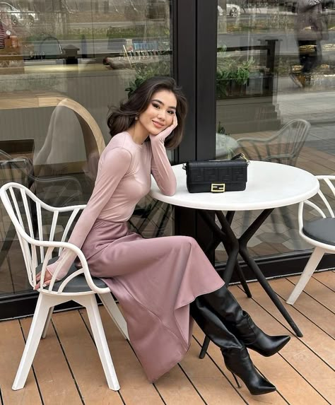 Casual Outfits For Women, High Waisted Dress, Elegant Classy Outfits, Style Désinvolte Chic, Look Office, Chic Business Casual, High Waisted Dress Pants, Elegant Outfit Classy, Outfits For Work