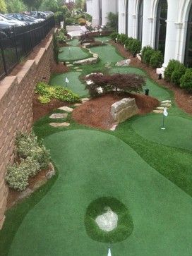 Backyard Golf, Green Backyard, Large Backyard Landscaping, Miniature Golf Course, Easy Landscaping, Large Backyard, Backyard Games, Traditional Landscape, Landscaping Tips