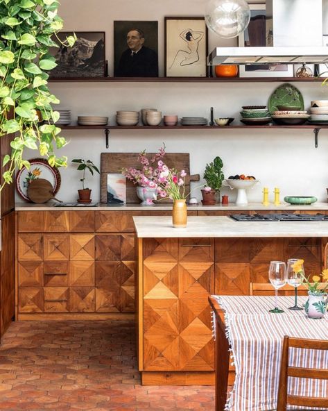 Kitchen Inspiration for Reclaimed Iroko by RETROUVIUS Laura Jackson, London Kitchen, Sustainable Kitchen, Kitchen Units, Front Room, Elle Decor, Dream Kitchen, Kitchen Inspirations, New Kitchen