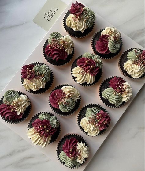 Burgundy And Gold Cupcakes, Maroon And White Cupcakes, Red And Green Cupcakes, Moody Wedding Cupcakes, Gothic Wedding Cupcakes, Burgundy Cupcakes, Ombre Cupcakes, Luxury Cupcakes, Chocolate Cupcakes Decoration