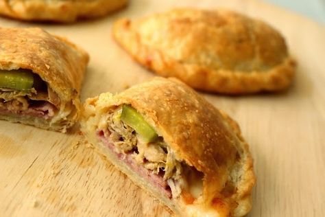 Mission: Food: Stuffed: Cuban Sandwich Empanadas and Cheddar Sriracha Mushrooms Cuban Empanadas Recipe, Cuban Appetizers, Pork Empanadas, Easy Empanadas Recipe, Baked Empanadas, Cuban Bread, Cuban Dishes, Latin American Recipes, Cuban Cuisine