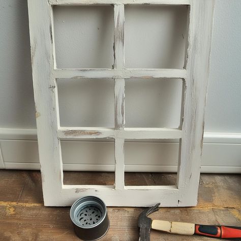 Cheap DIY Single-Board Window Frame Diy Wood Window Frame, Diy Fake Window Frame, Diy Window Frame Decor, Window Frame Diy, Window Frame With Wreath, Diy Window Frame, Timber Window Frames, Christmas Setup, Window Frame Decor