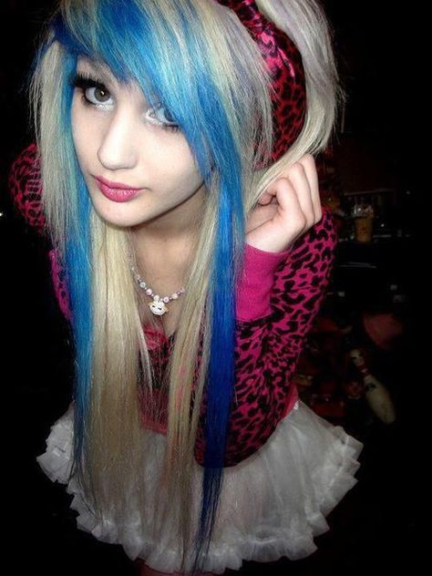 Emo hairstyles #Emohairstyles Short Emo Haircuts, Emo Haircuts, Emo Scene Girls, Emo Hairstyle, Emo Scene Hair, Scene Girl, Scene Queens, Scene Outfits, Emo Hair