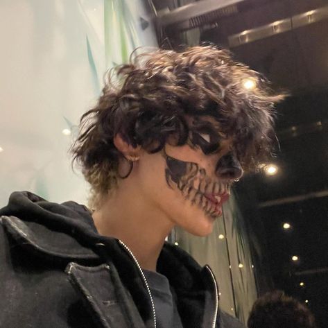 Guys Halloween Makeup, Black Halloween Makeup, Heir Of Atticus, Skeleton Face, Cute Halloween Makeup, Skeleton Makeup, Halloween Makeup Scary, Halloween Men, Boys With Curly Hair