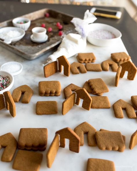 Mini Gingerbread Houses · i am a food blog i am a food blog Gingerbread House Recipe, Mini Gingerbread House, Gingerbread House Cookies, Cookie House, Royal Icing Recipe, Gingerbread Recipe, Christmas Gingerbread House, Tasty Healthy, Icing Recipe