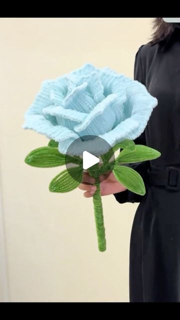 Pipe Cleaner Flowers, Diy Pipe, Flower Band, Flower Diy, Pipe Cleaner, Flower Tutorial, Flower Basket, May 5, Flower Cake