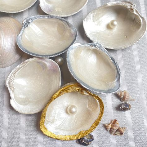 Clam Shell Jewelry Holder, Trinkets Dish, Shell Jewelry Holder, Decoupage Wedding, Liquid Gold Leaf, Shell Trinket Dish, Personalized Ring Dish, Destination Wedding Favors, Wedding Ring Dish