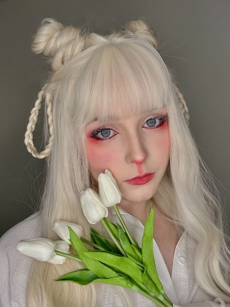 Rabbit From Alice In Wonderland Makeup, Bunny Cosplay Makeup, The White Rabbit Makeup, Alice In Wonderland Bunny Makeup, Rabbit Costume Makeup, White Bunny Makeup, White Rabbit Makeup Alice In Wonderland, Bunny Eyes Makeup, Rabbit Makeup Halloween