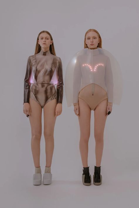 Smart Textiles, Tech Clothing, Polish Women, Smart Outfit, Technology Fashion, Design Department, Wearable Tech, Ex Machina, Tech Fashion