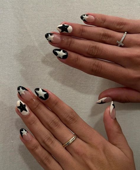 One Direction Nails, Teen Nails, Western Nails, Beachy Nails, Simple Gel Nails, Summery Nails, Basic Nails, White Nail, Minimalist Nails