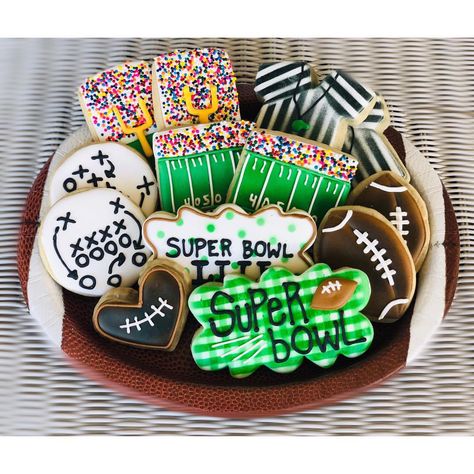 Superbowl Cookies, Super Bowl Dessert, Super Bowl Cookies, Superbowl Desserts, Football Cookies, Fancy Cupcakes, Dessert Platter, Sugar Cookie Royal Icing, Food Allergens