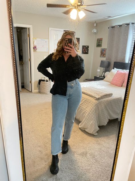 Jeans And Heels Outfit Midsize, Casual Midsize Work Outfits, Chic Midsize Fashion, Midsize Dressy Outfits, Midsize Semi Formal Outfit, Spring Work Outfits Midsize, Straight Jeans Outfit Midsize, Small Midsize Fashion, Petite Midsize Fashion Winter