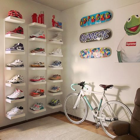 Sneakerhead Bedroom, Sneaker Room, Sneakerhead Room, Sneaker Displays, Office Sneakers, Hypebeast Room, Shoe Room, Shoe Wall, My Home Office