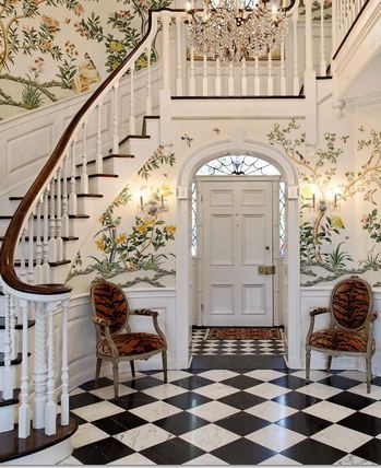 Inspired by: Chinoiserie Wallpaper – Park and Division Checkered Flooring, Bedroom Preppy, Vstupná Hala, Entry Hall, South Shore, Wallpaper Bedroom, Vintage Wallpaper, House Inspo, Dream Home Design