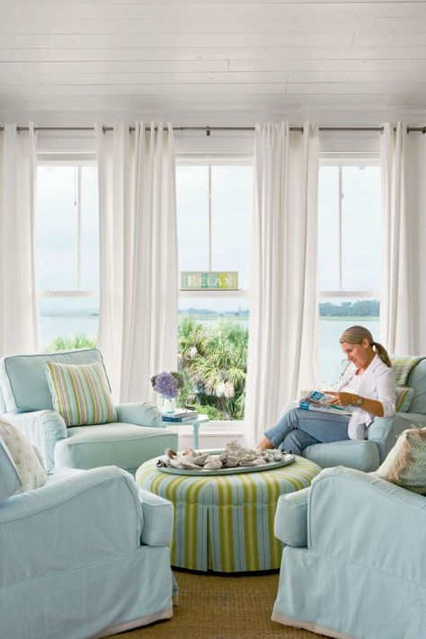 schiff0609_04 Beach House Window Treatments, Victorian Beach House, Beach Cottage Ideas, Beach Home Interiors, Pastel Living Room, Coastal Style Decorating, Living Room Design Ideas, Coastal Living Rooms, Beach Cottage Decor