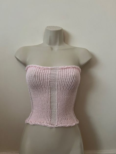 In bio Pinterest inspired #fashion #crochet #knit #aesthetic #bandeau #summer #summeroutfit Crochet Bandeau Top Pattern, Knitted Bandeau Top, Knit Bandeau Top, Bandeau Top Crochet, Crochet Tube Top Pattern Free, Bandeau Top Pattern, Tube Top Pattern, Crochet Bandeau Top, Knit Aesthetic