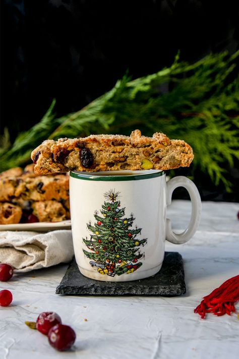 Vegan Biscotti Recipe, Christmas Cookies Healthy, Pistachio Biscotti Recipe, Cranberry Pistachio Biscotti, Healthy Christmas Cookies, Vegan Christmas Cookies, Pistachio Biscotti, Cranberry Pistachio, Biscotti Recipe