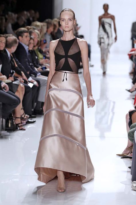 Ralph Rucci Spring 2014 Dresses Haute Couture, Haute Couture Runway, Ralph Rucci, Fashion Milan, Mesh Dresses, Couture Runway, Gorgeous Gowns, Beautiful Gowns, Couture Dresses