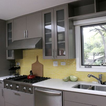 Yellow Walls Grey Cabinets, Yellow Kitchen Grey Cabinets, Yellow Kitchen Walls With Gray Cabinets, Garage Backsplash, Grey And Yellow Kitchen Ideas, Gray And Yellow Kitchen, Grey And Yellow Kitchen, Yellow Kitchen Paint, Grey Painted Kitchen