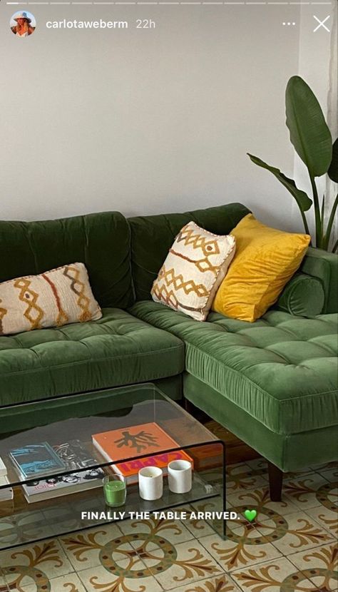 Green Sofa Living Room, Green Couch, First Apartment Decorating, Green Sofa, Apartment Inspiration, Living Room Inspo, Dream Decor, Dream House Decor, My New Room