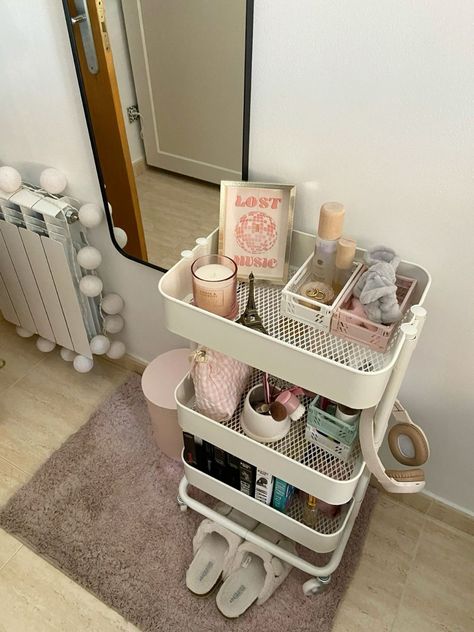 Makeup Cart Organizer, Bathroom Cart Ideas, Skincare Cart, Aesthetic Skincare Organization, Room Organization Bedroom, Pink Bedroom Decor, Future Apartment Decor, Pinterest Room Decor, Dream Room Inspiration