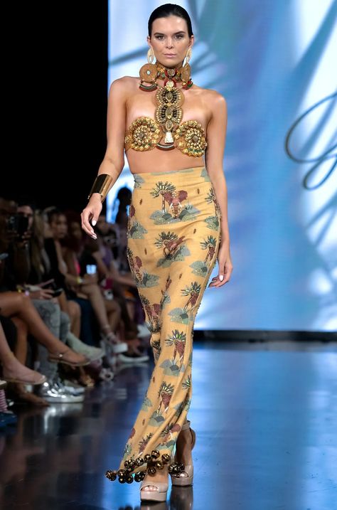 Rylee Spinks for Giannina Azar Resort Swimwear, Ramp Walk, Aqua Hair, Fashion Highlights, Swim Week, Miami Swim Week, Luxury Marketing, Fashion Media, Heart Fashion