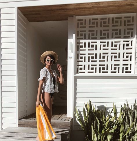 A STAY AT BASK & STOW, BYRON BAY - The Asia Collective Byron Bay Aesthetic, Sydney Australia Travel, Coastal Luxury, House Styling, Australia Beach, Palm Springs Style, Australia Vacation, Mid Century Aesthetic, Beach Shack