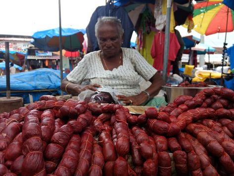 In Goa, One Sausage to Rule Them All — Whetstone Magazine Goan Sausage Recipe, Sausages Recipe, Sausage Bread, Goan Recipes, Home Catering, Sausage Recipe, Plum Jam, Pork Meat, Chicken Gravy