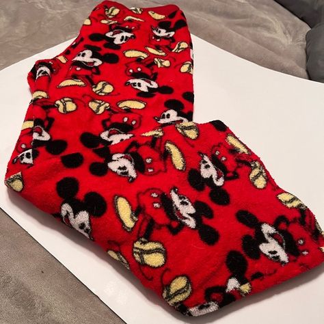 🌷🌷Disney Fuzzy Mickey Mouse Pajama Pants 🌷🌷 Mickey Mouse Pjs, Fluffy Pjs Pants, Fluffy Pj Pants, Mickey Mouse Clothes, Cool Grey 11s Outfits, Fuzzy Pjs, Fuzzy Pajamas, Disney Pyjamas, Fuzzy Pj Pants