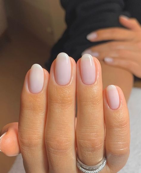 42  Très-Chic Short Almond Nail Ideas (2024) - DrExplains American Manicure Nails, Oval Nails Designs, Bridesmaids Nails, Short Almond Nails, Nude Nail Designs, Bride Nails, Shellac Nails, Oval Nails, Bridal Nails