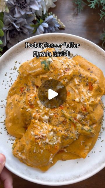 Jain Paneer Recipe, Indian Italian Fusion Food, Spinach Ravioli Recipe, Palak Recipes Indian, Palak Paneer Recipe, Veg Sandwich, Jain Recipes, Spinach Ravioli, Paneer Cheese