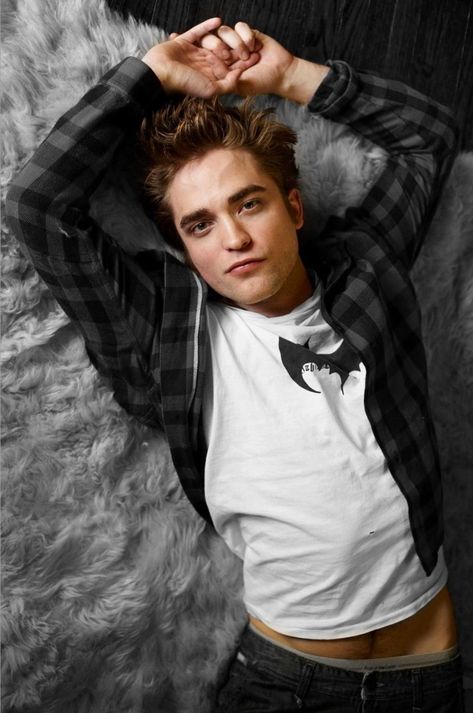 Edward Cullen Robert Pattinson, Team Edward, Robert Pattinson Twilight, King Robert, Robert P, Twilight Edward, Art Photography Portrait, Cedric Diggory, Perfect Boyfriend