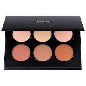 What it is: A sleek palette with six shades: three for highlighting and three for contouring. What it does: This collectible contouring kit features six blendable formulas to sculpt and define features. The darker shades are ideal for shading an Anastasia Beverly Hills Contour Kit, Anastasia Contour Kit, Anastasia Contour, Anastasia Makeup, Anastasia Beverly Hills Contour, Makeup Contouring, Best Contouring Products, Contouring Makeup, Powder Contour