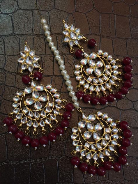 Mang Tika, Indian Bridal Jewelry Sets, Indian Wedding Photography Poses, Bridal Jewellery Design, Dress Book, Instagram Jewelry, Fancy Jewellery Designs, Indian Jewellery Design Earrings, Maang Tikka