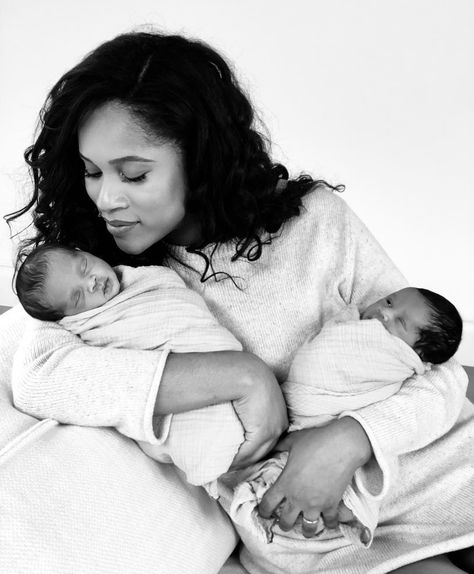 Russ Westbrook, Person Sleeping, Twin Mum, Twin Daughters, Black Motherhood, Twin Life, Twin Photos, Mommy Goals, Okc Thunder