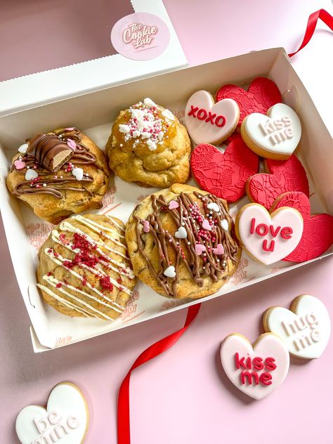 Thecookielabnt.com offers the best-personalized cookies online. Shop now for the best selection of personalized cookies online and have them delivered right to your door. To find out more today, visit our site. Packaging Design For Cookies, Valentines Cookies Chocolate Chip, Valentines Cookies Packaging, Cookie Box Valentines Day, Valentines Cookie Packaging, Baking Ideas Valentines Day, Valentine’s Day Box Cookie, Valentine’s Day Packaging, Valentines Packaging Ideas