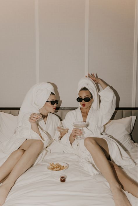 Hotel Staycation, New Year Photoshoot, Hotel Party, Party Photoshoot, Vintage Hotels, Best Friend Photoshoot, Beautiful Eye, Photoshoot Themes, Photoshoot Concept